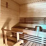 Lapland Tunturimaja Ski-in - Lapland - Slopes, Trails, National Park, Just Steps From Local Amenities, Yet Peaceful, Private Sauna Hébergement de vacances Pyhätunturi