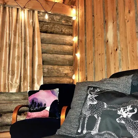 Lapland Tunturimaja In, Sauna, Wifi, In Pyhae Center - Lapland Feriehus *